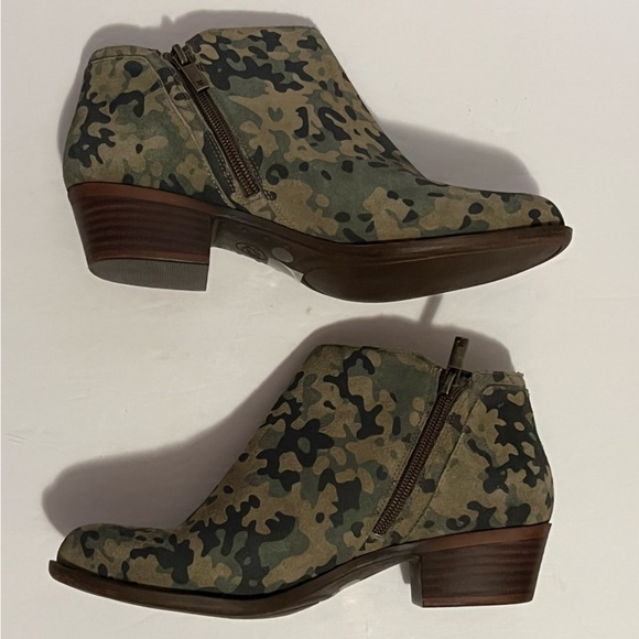Lucky Brand Barstyn Olive Camo Booties - Picture 14 of 16